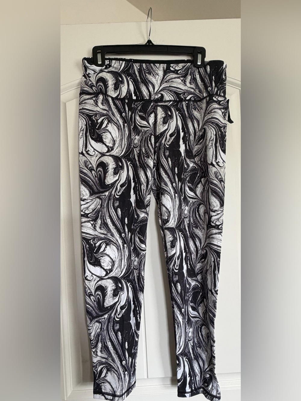 Victoria's Secret Black & White Marble-Print Tights (leggings)